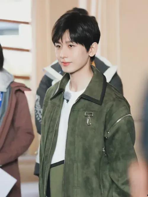 成毅明星吃瓜完整视频,全程视频曝光，真相令人咋舌